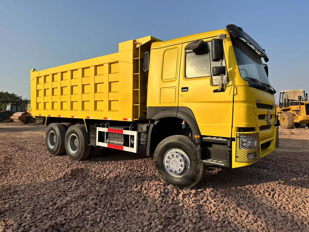 SINOTRUK HOWO 371 Dump Truck - Xe ben: hình 4 SINOTRUK HOWO 371 Dump Truck - Xe ben: hình 4