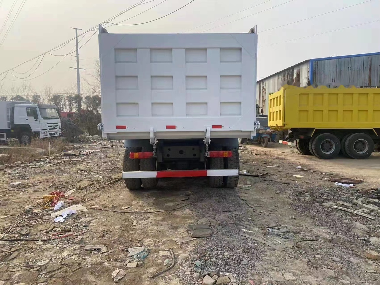 SINOTRUK HOWO 371 Tipper truck - Xe ben: hình 2 SINOTRUK HOWO 371 Tipper truck - Xe ben: hình 2