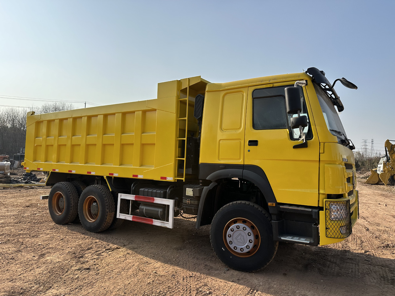 SINOTRUK HOWO 371 - Xe ben: hình 3 SINOTRUK HOWO 371 - Xe ben: hình 3