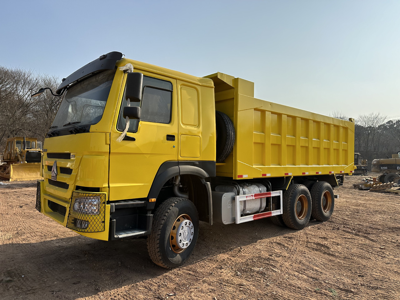 SINOTRUK HOWO 371 - Xe ben: hình 2 SINOTRUK HOWO 371 - Xe ben: hình 2