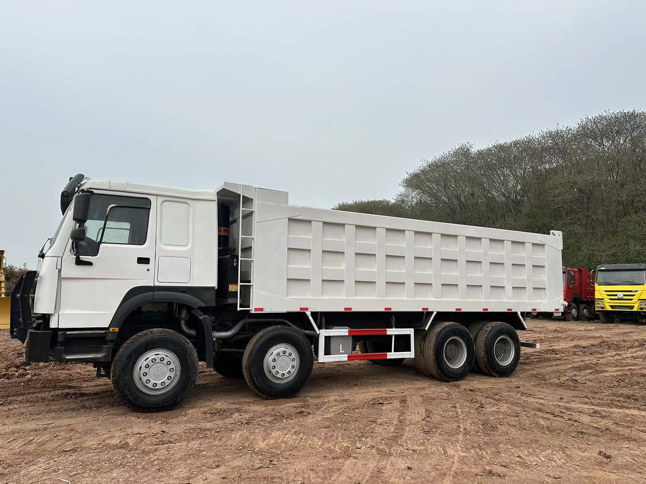 SINOTRUK HOWO 371 with Bumper - Xe ben: hình 4 SINOTRUK HOWO 371 with Bumper - Xe ben: hình 4