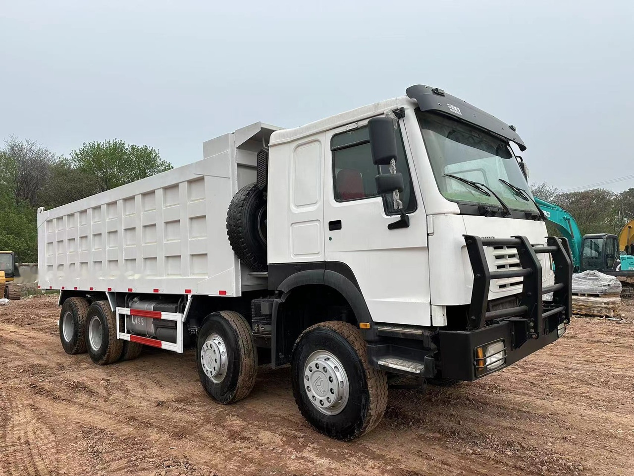 SINOTRUK HOWO 371 with Bumper - Xe ben: hình 1 SINOTRUK HOWO 371 with Bumper - Xe ben: hình 1