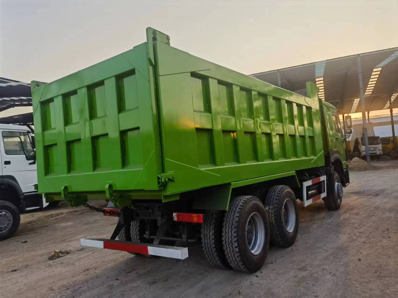 SINOTRUK HOWO 375 - Xe ben: hình 5 SINOTRUK HOWO 375 - Xe ben: hình 5