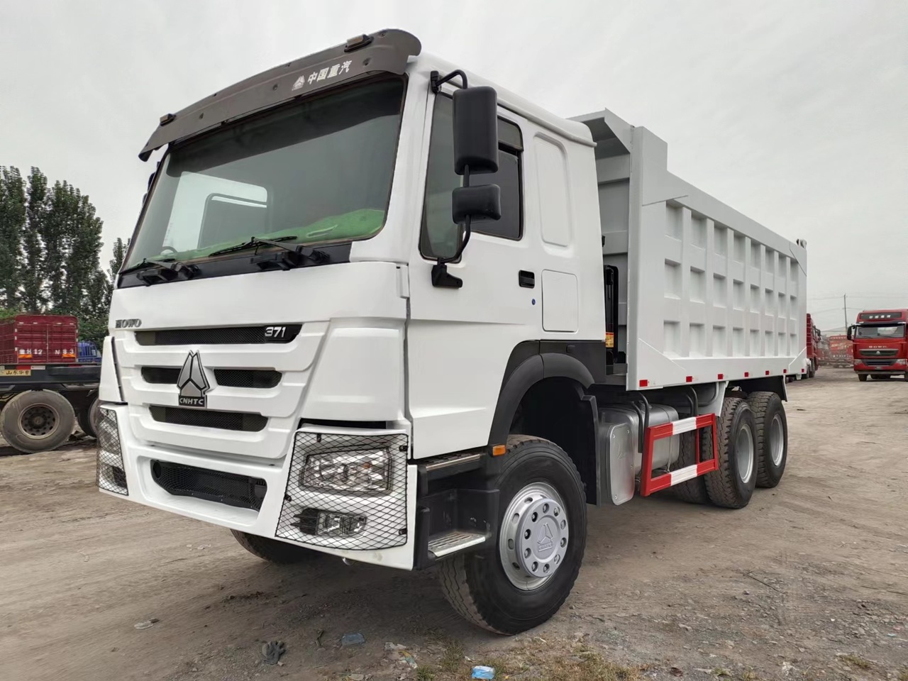 SINOTRUK HOWO Dump truck 371 6x4 - Xe ben: hình 2 SINOTRUK HOWO Dump truck 371 6x4 - Xe ben: hình 2