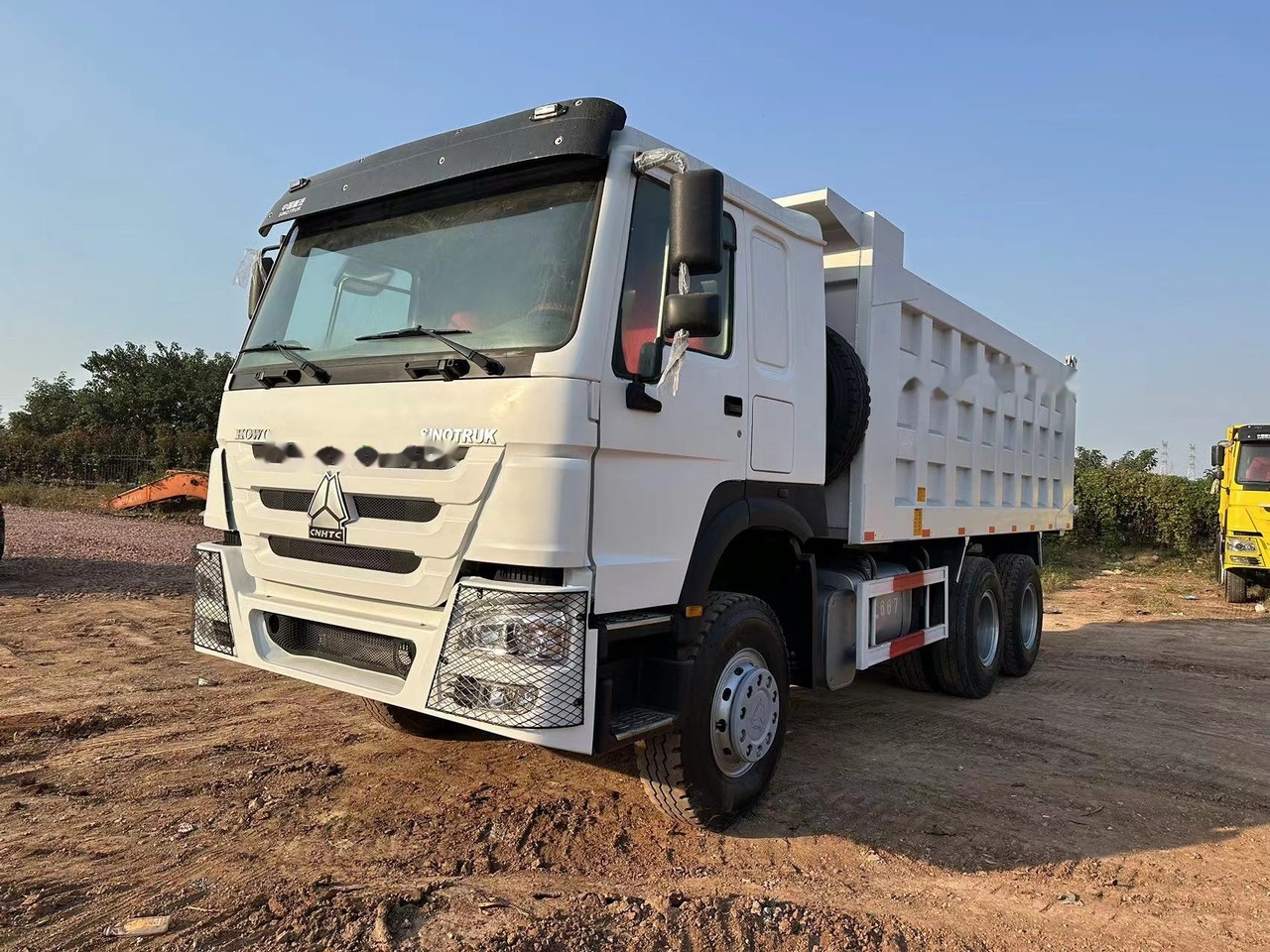 SINOTRUK HOWO HOWO 371 6x4 - Xe ben: hình 2 SINOTRUK HOWO HOWO 371 6x4 - Xe ben: hình 2