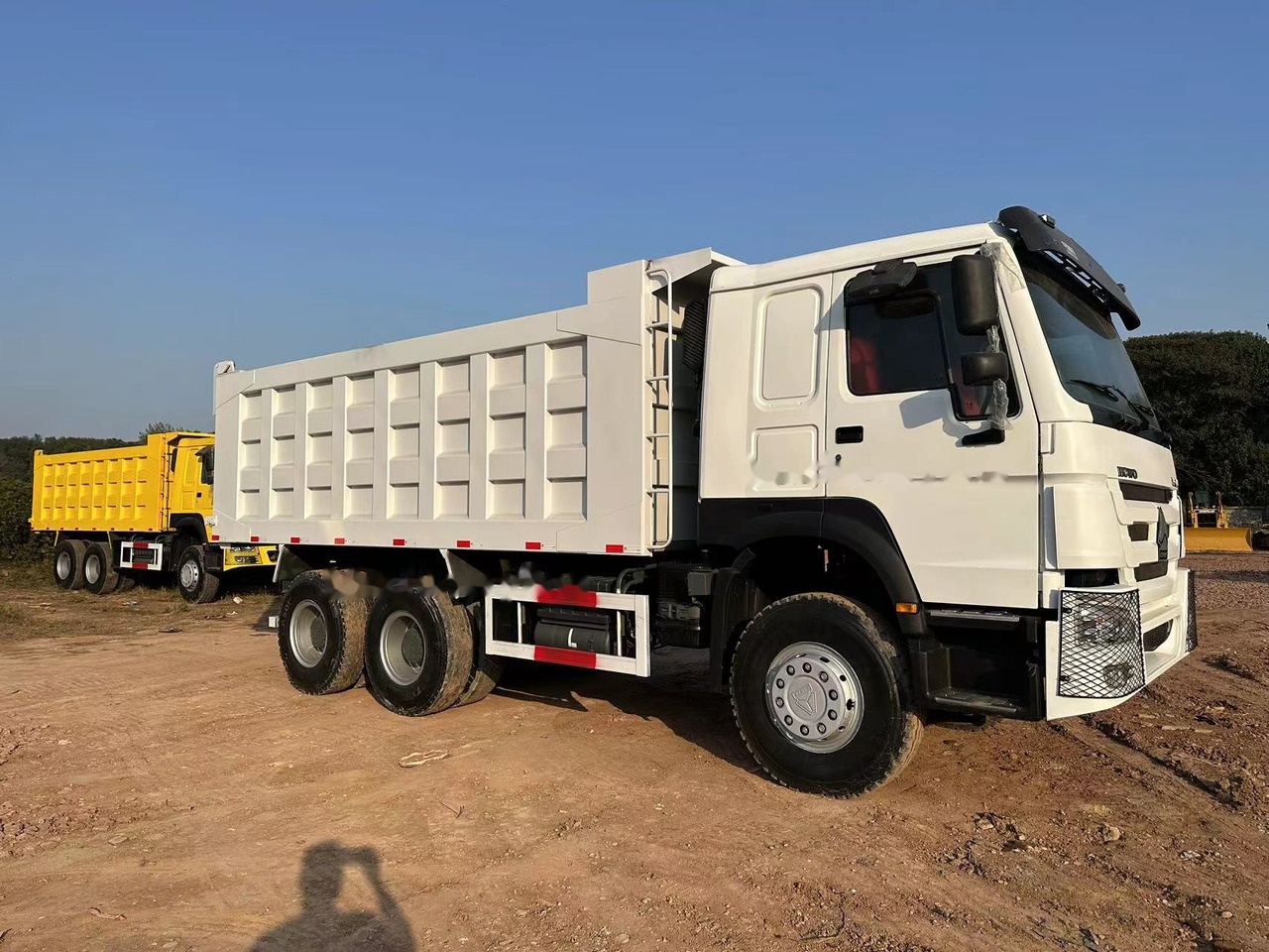 SINOTRUK HOWO HOWO 371 6x4 - Xe ben: hình 5 SINOTRUK HOWO HOWO 371 6x4 - Xe ben: hình 5