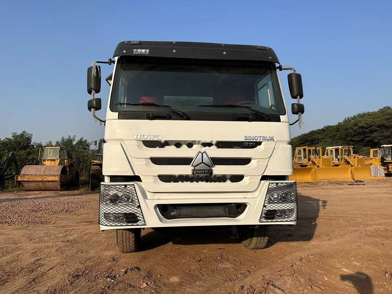 SINOTRUK HOWO HOWO 371 6x4 - Xe ben: hình 3 SINOTRUK HOWO HOWO 371 6x4 - Xe ben: hình 3