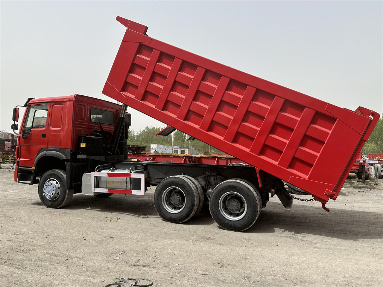 SINOTRUK Howo Dump truck 371 - Xe ben: hình 4 SINOTRUK Howo Dump truck 371 - Xe ben: hình 4