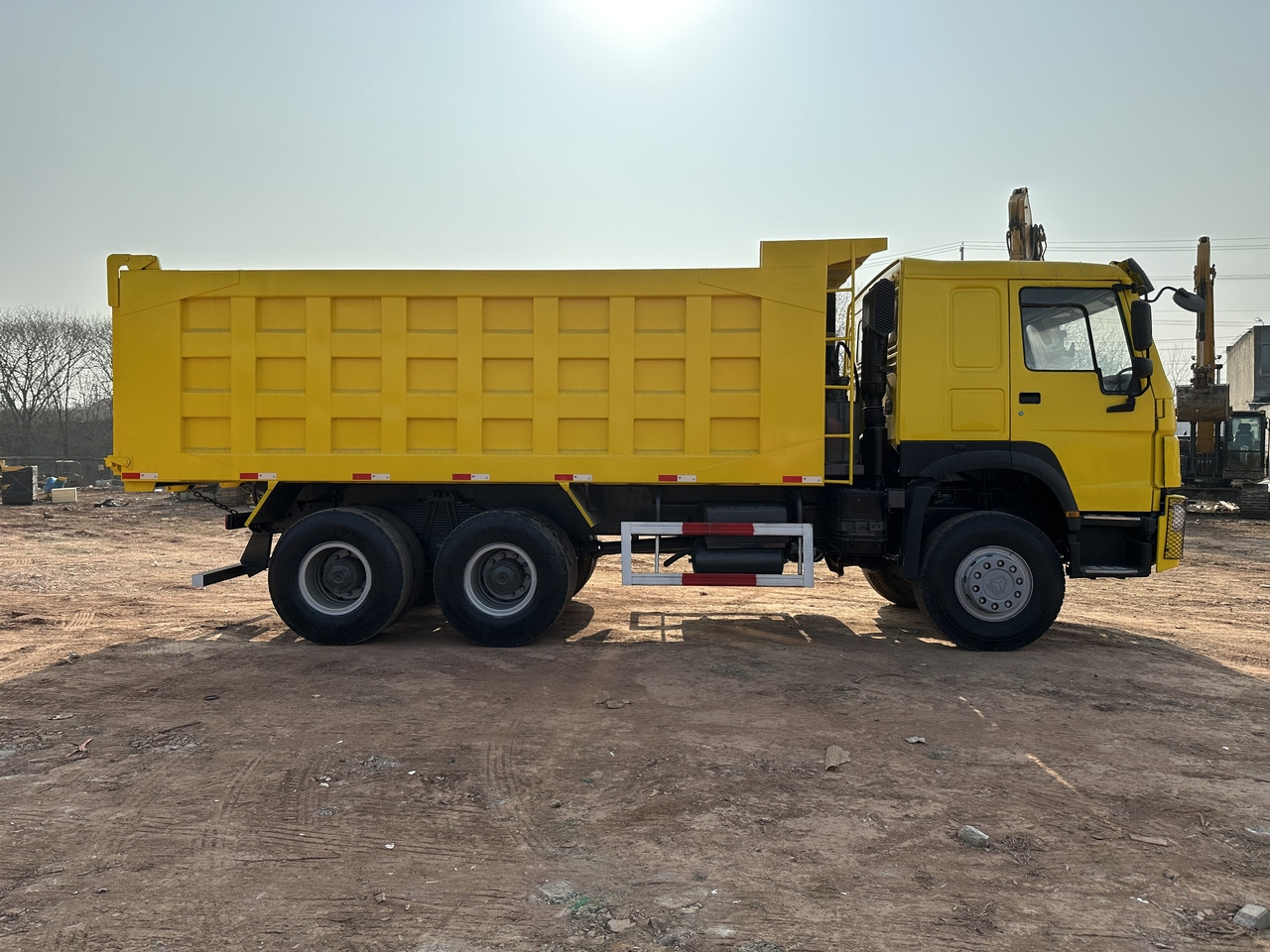 SINOTRUK Howo Dump truck 371 - Xe ben: hình 4 SINOTRUK Howo Dump truck 371 - Xe ben: hình 4