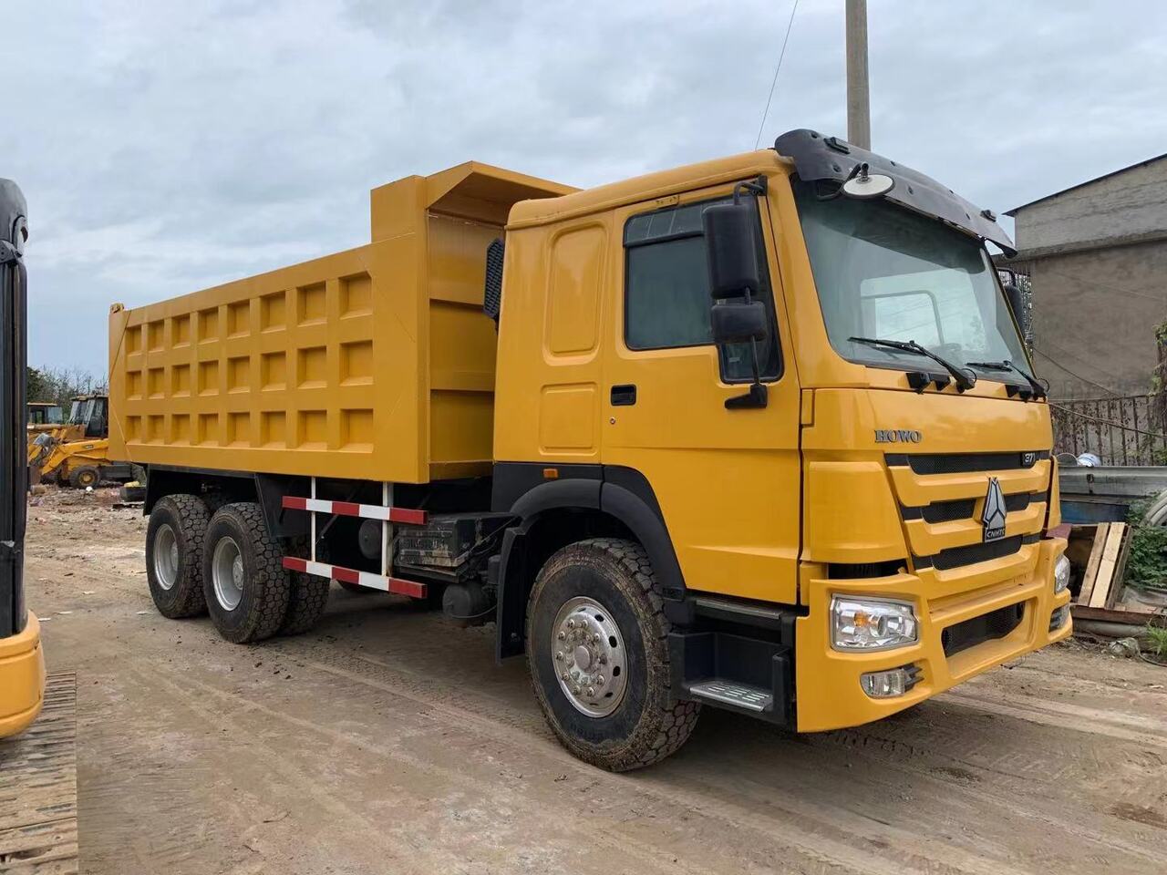 SINOTRUK Howo Dump truck 371 - Xe ben: hình 1 SINOTRUK Howo Dump truck 371 - Xe ben: hình 1