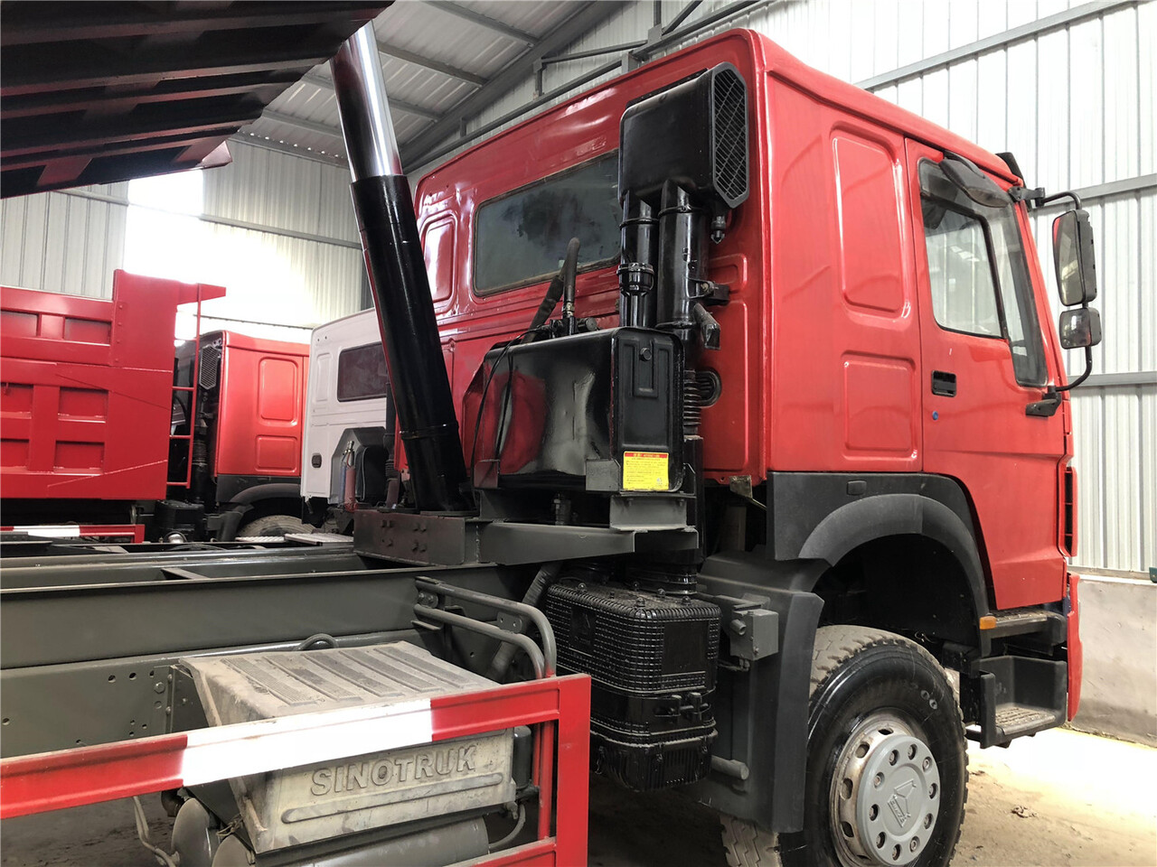 SINOTRUK Howo Dump truck 371 - Xe ben: hình 4 SINOTRUK Howo Dump truck 371 - Xe ben: hình 4