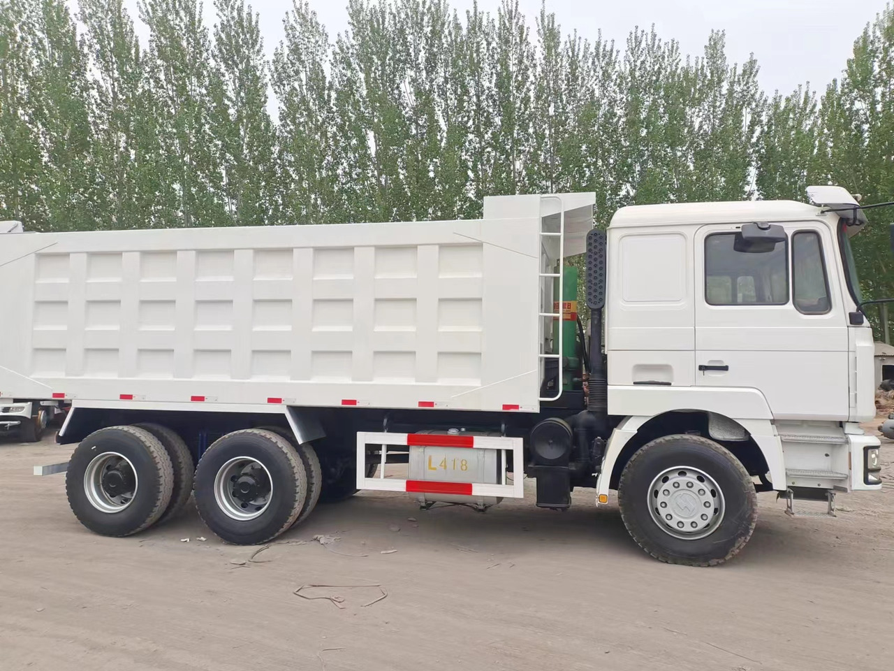 Shacman F3000 Dump Truck - Xe ben: hình 4 Shacman F3000 Dump Truck - Xe ben: hình 4