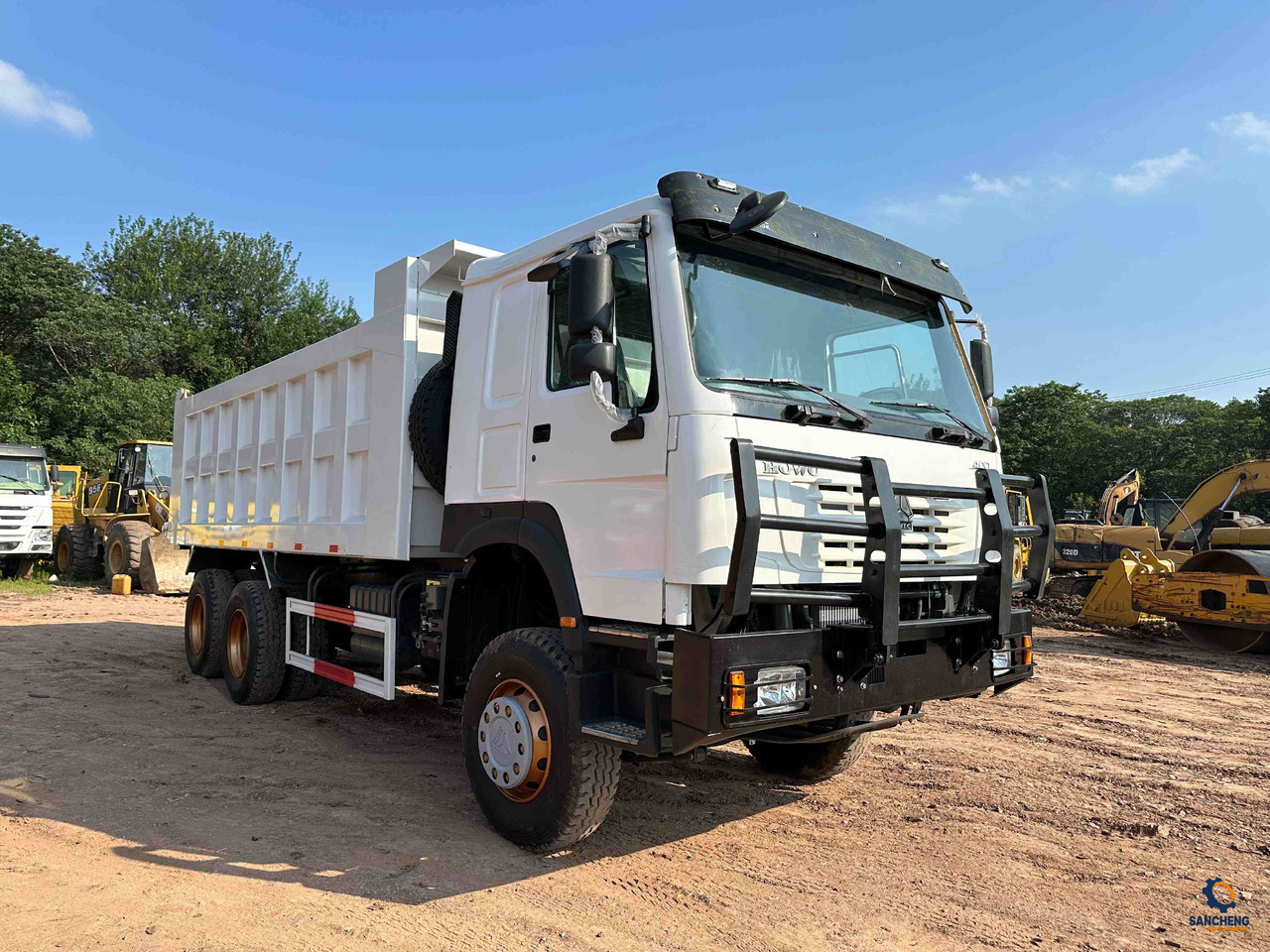 Sinotruk HOWO 400HP With Bumper 6X4 - Xe ben: hình 1 Sinotruk HOWO 400HP With Bumper 6X4 - Xe ben: hình 1