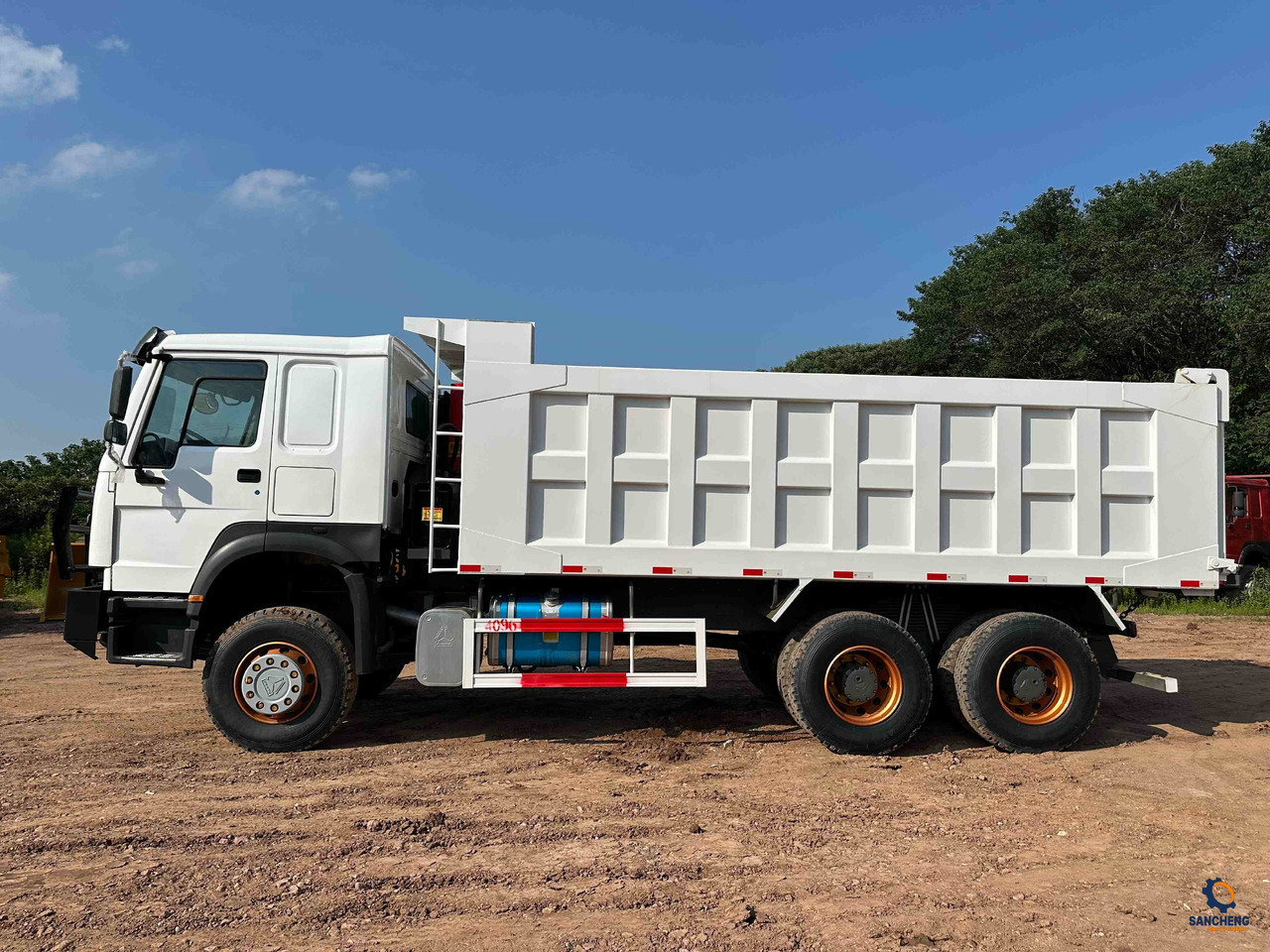 Sinotruk HOWO 400HP With Bumper 6X4 - Xe ben: hình 5 Sinotruk HOWO 400HP With Bumper 6X4 - Xe ben: hình 5