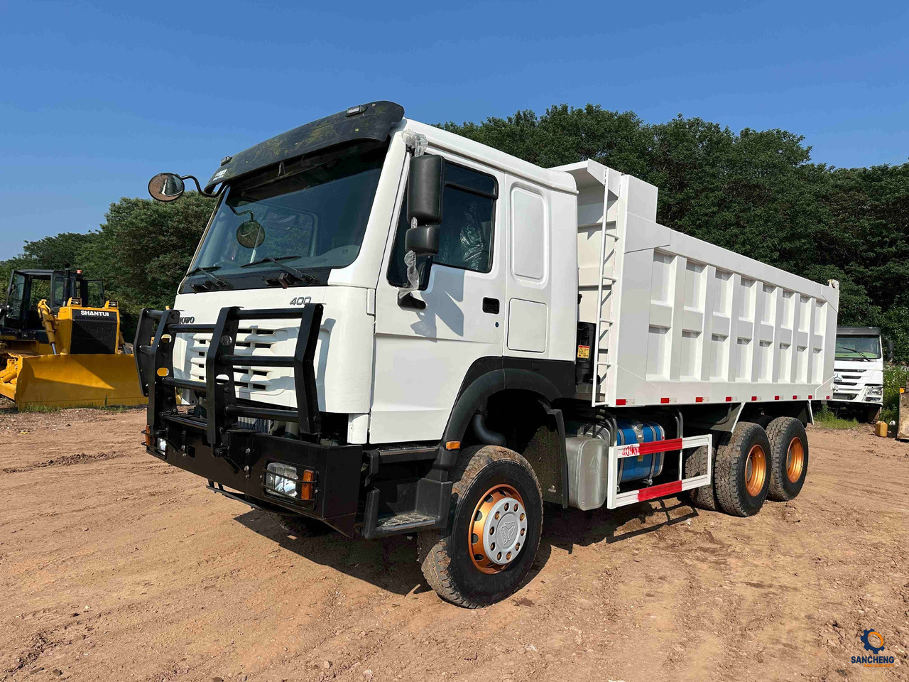 Sinotruk HOWO 400HP With Bumper 6X4 - Xe ben: hình 1 Sinotruk HOWO 400HP With Bumper 6X4 - Xe ben: hình 1