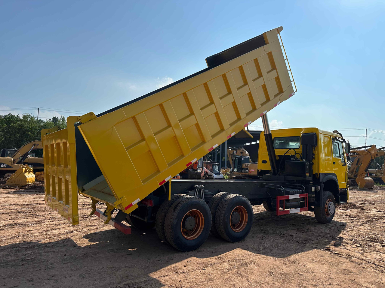 Sinotruk HOWO 400hp 6X4 - Xe ben: hình 3 Sinotruk HOWO 400hp 6X4 - Xe ben: hình 3