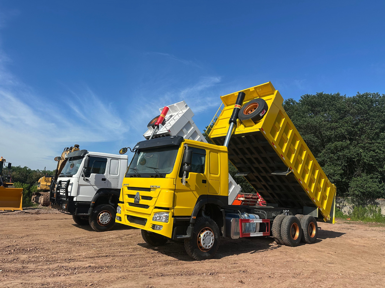 Sinotruk HOWO 400hp 6x4 tipper truck - Xe ben: hình 2 Sinotruk HOWO 400hp 6x4 tipper truck - Xe ben: hình 2