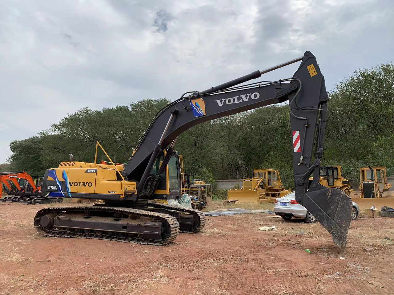 VOLVO EC290B - Máy xúc: hình 2 VOLVO EC290B - Máy xúc: hình 2