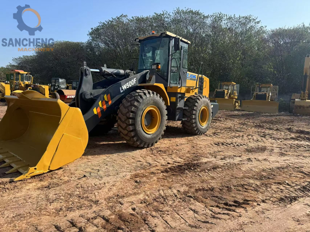 XCMG LW500F - Máy xúc lật bánh lốp: hình 2 XCMG LW500F - Máy xúc lật bánh lốp: hình 2