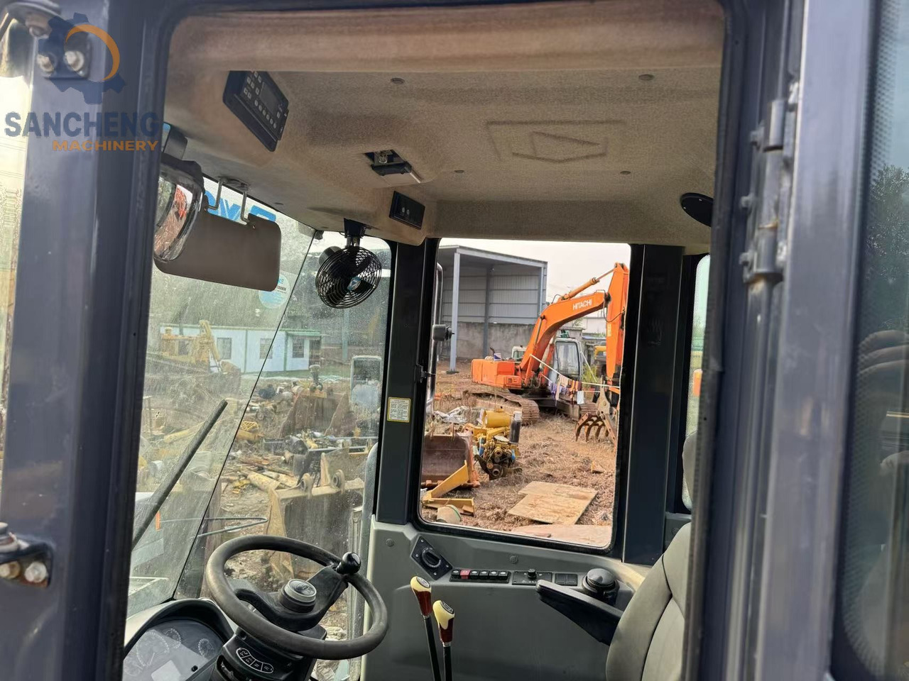 XCMG LW500F - Máy xúc lật bánh lốp: hình 5 XCMG LW500F - Máy xúc lật bánh lốp: hình 5