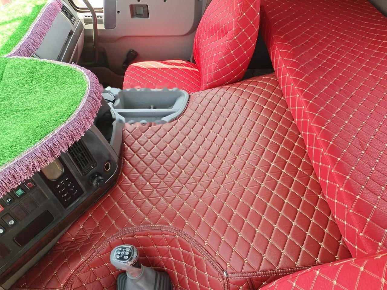 SINOTRUK Howo tractor unit 420hp 6x4 - Xe đầu kéo: hình 5 SINOTRUK Howo tractor unit 420hp 6x4 - Xe đầu kéo: hình 5