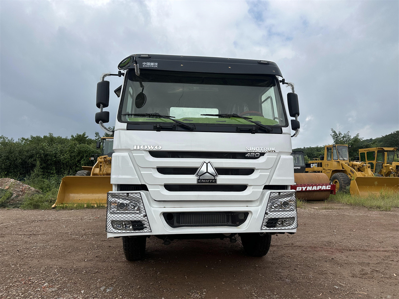 SINOTRUK Howo tractor unit 420hp - Xe đầu kéo: hình 2 SINOTRUK Howo tractor unit 420hp - Xe đầu kéo: hình 2