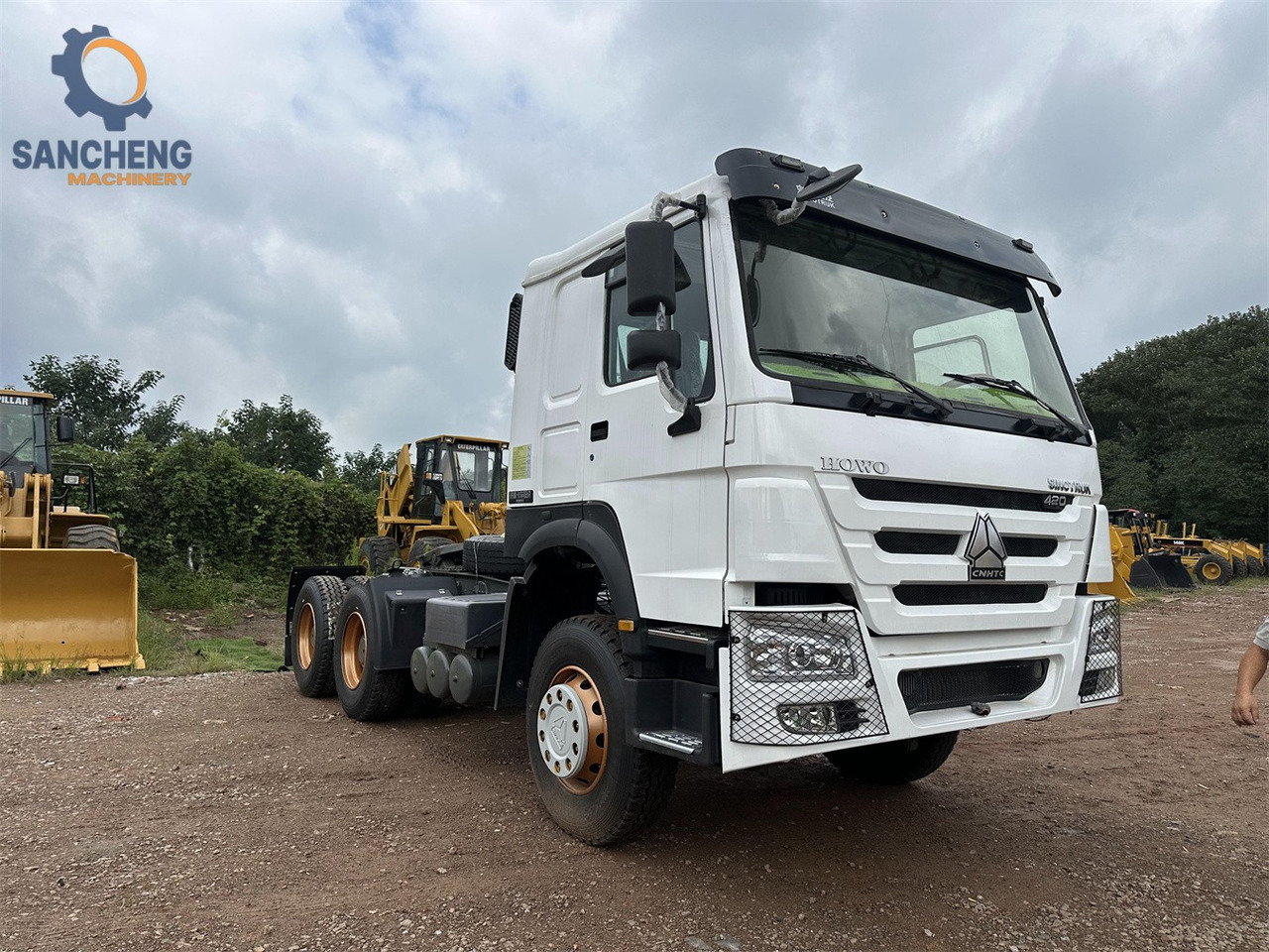 SINOTRUK Howo tractor unit 420hp - Xe đầu kéo: hình 3 SINOTRUK Howo tractor unit 420hp - Xe đầu kéo: hình 3