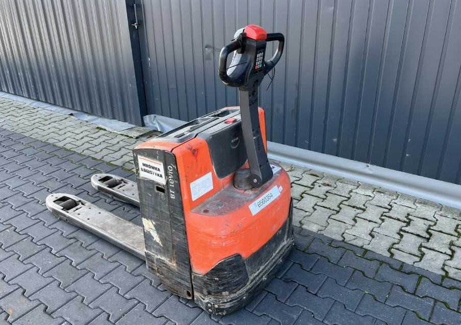 BT LWE200 - Xe tải nâng pallet: hình 3 BT LWE200 - Xe tải nâng pallet: hình 3