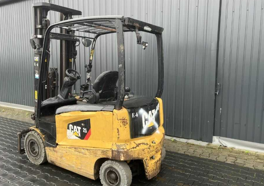 CAT Lift Trucks EP25CN - Xe nâng điện: hình 3 CAT Lift Trucks EP25CN - Xe nâng điện: hình 3