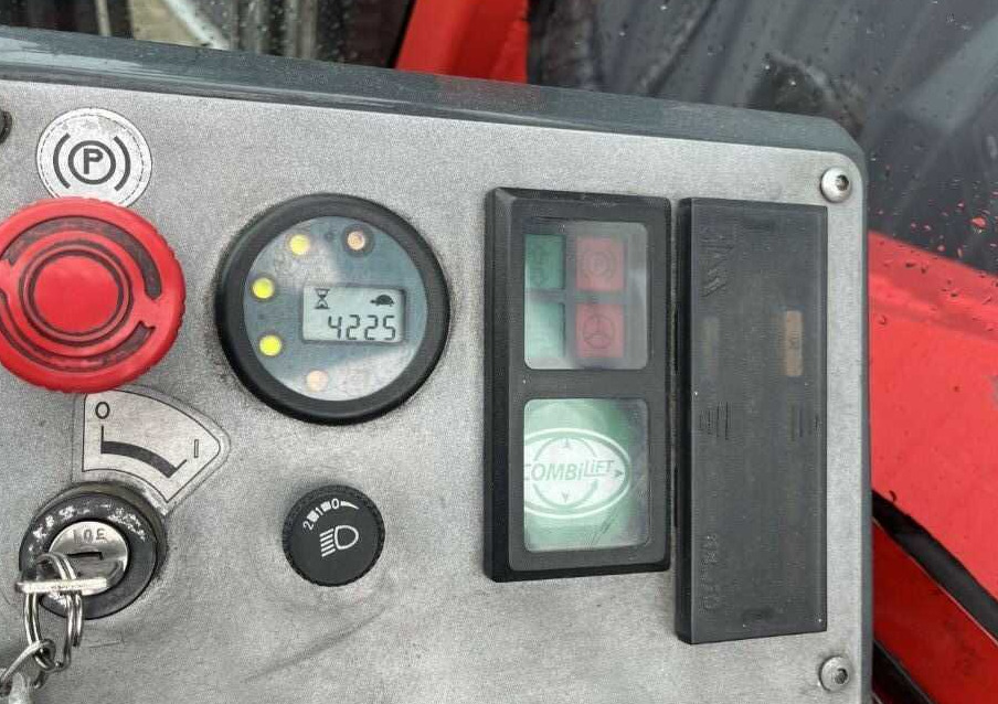 Combilift C2500CBE - Máy chất hàng bên: hình 5 Combilift C2500CBE - Máy chất hàng bên: hình 5