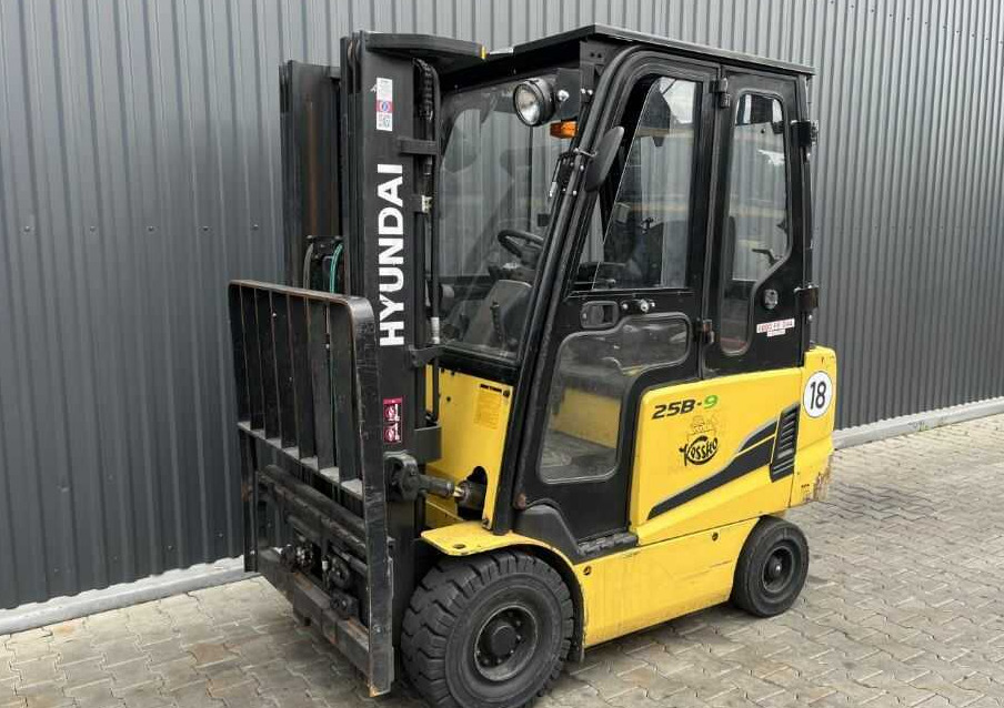 Hyundai 25B-9 - Xe nâng điện: hình 1 Hyundai 25B-9 - Xe nâng điện: hình 1