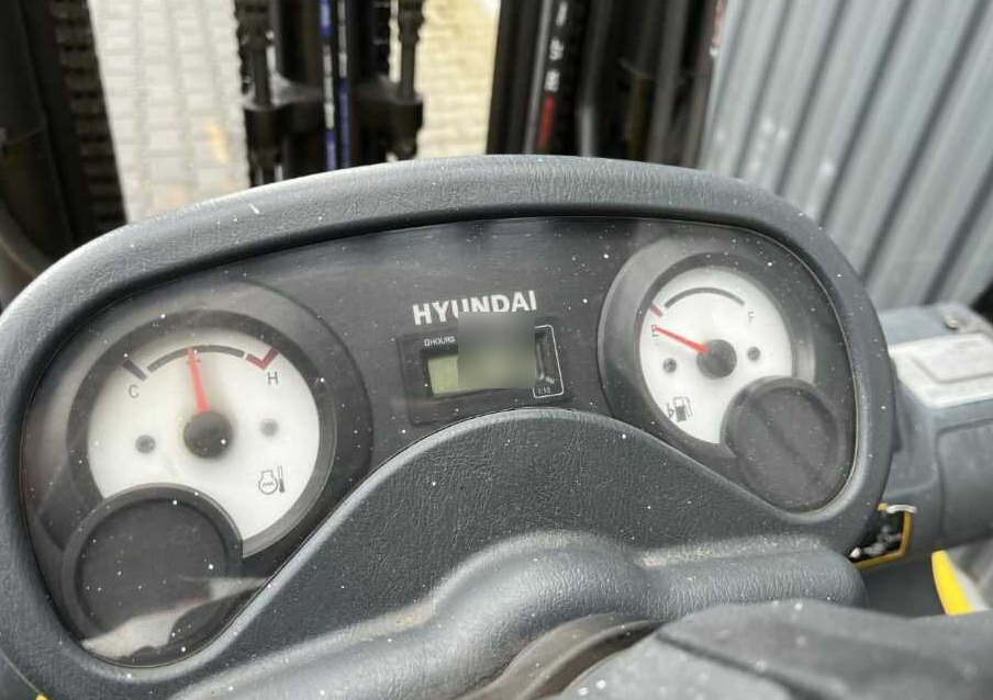 Xe nâng gas Hyundai 30L-7: hình 6 Xe nâng gas Hyundai 30L-7: hình 6
