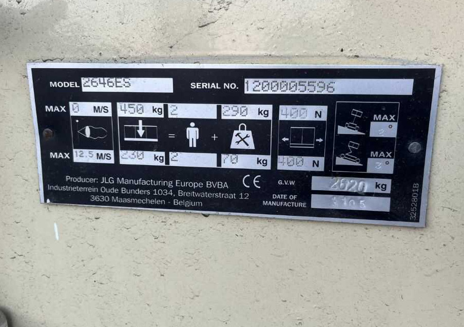 JLG 2646ES - Máy nâng người hình kéo: hình 4 JLG 2646ES - Máy nâng người hình kéo: hình 4
