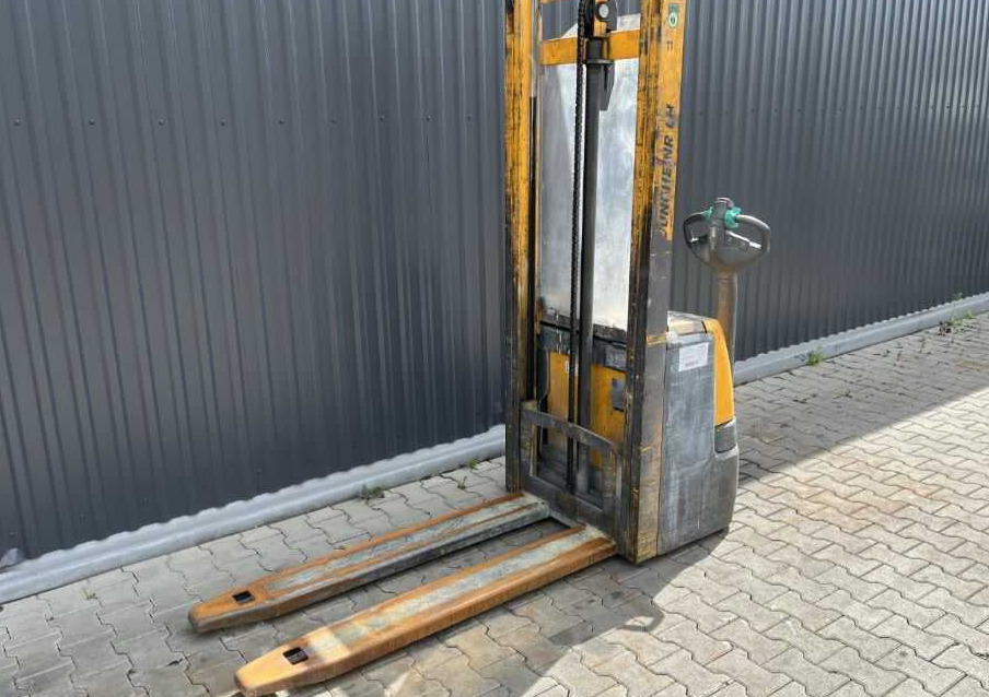Jungheinrich EJC110 - Máy xếp chồng: hình 1 Jungheinrich EJC110 - Máy xếp chồng: hình 1