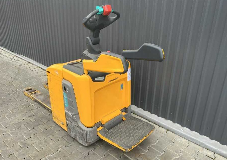 Jungheinrich ERE120 - Xe tải nâng pallet: hình 3 Jungheinrich ERE120 - Xe tải nâng pallet: hình 3