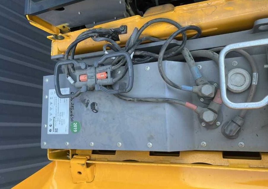 Jungheinrich ERE120 - Xe tải nâng pallet: hình 5 Jungheinrich ERE120 - Xe tải nâng pallet: hình 5