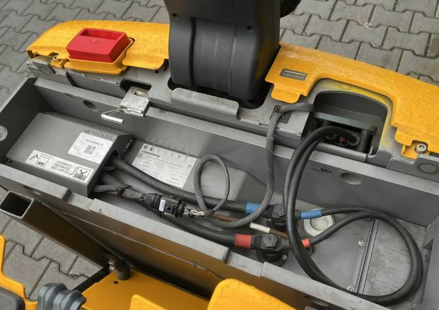 Jungheinrich EZS350 - Xe cày kéo: hình 5 Jungheinrich EZS350 - Xe cày kéo: hình 5