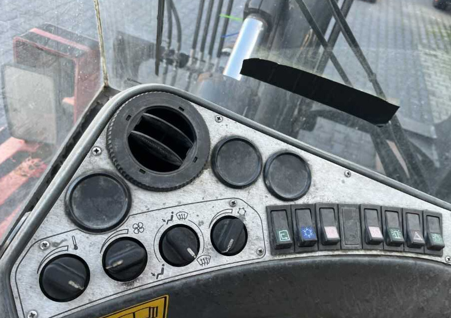 Kalmar DCE120-12 - Xe nâng diesel: hình 5 Kalmar DCE120-12 - Xe nâng diesel: hình 5