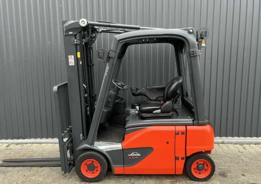 Linde E16P-02 - Xe nâng điện: hình 2 Linde E16P-02 - Xe nâng điện: hình 2
