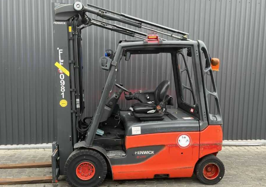 Linde E25L-01 - Xe nâng điện: hình 2 Linde E25L-01 - Xe nâng điện: hình 2