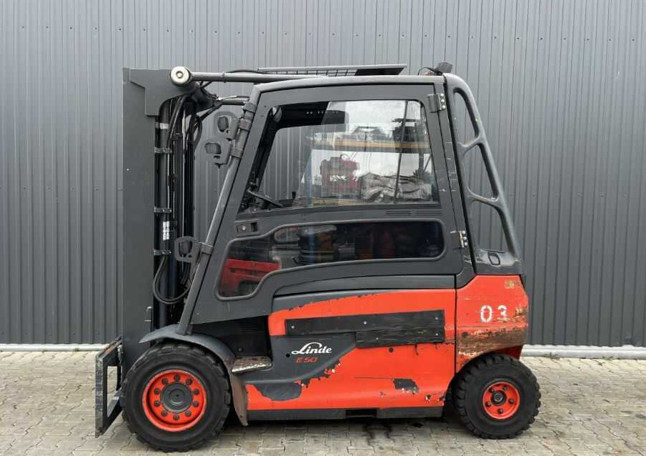 Linde E50HL-01 - Xe nâng điện: hình 2 Linde E50HL-01 - Xe nâng điện: hình 2