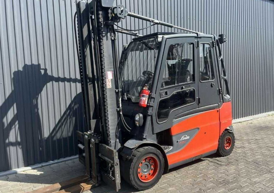 Linde E50HL-01 - Xe nâng điện: hình 1 Linde E50HL-01 - Xe nâng điện: hình 1