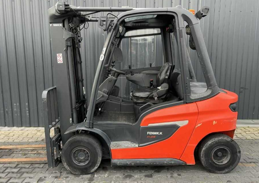 Linde H25D-01 - Xe nâng diesel: hình 2 Linde H25D-01 - Xe nâng diesel: hình 2