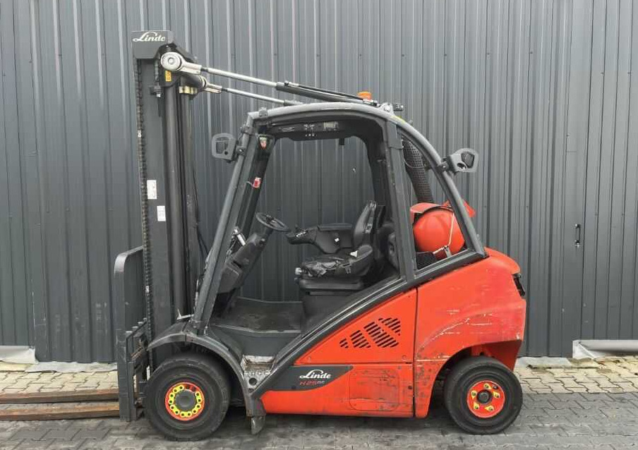 Linde H25T-02 - Xe nâng gas: hình 2 Linde H25T-02 - Xe nâng gas: hình 2