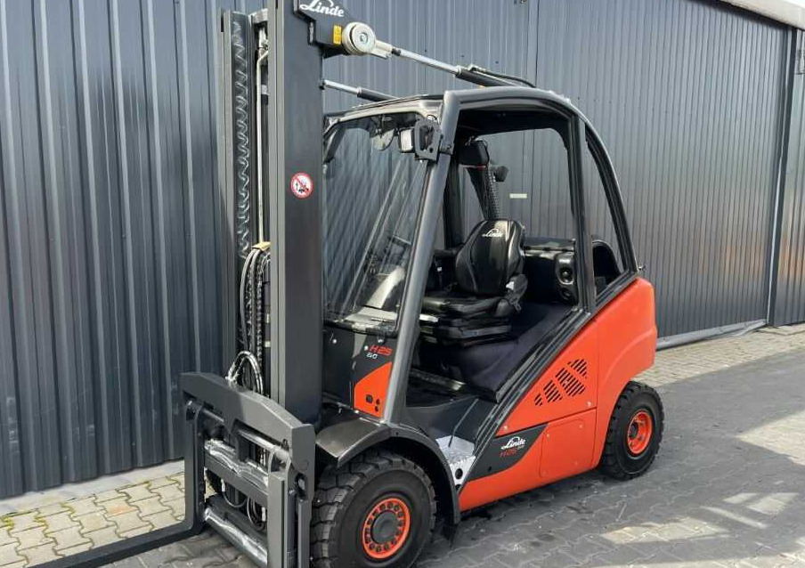 Linde H25T-02 - Xe nâng gas: hình 4 Linde H25T-02 - Xe nâng gas: hình 4