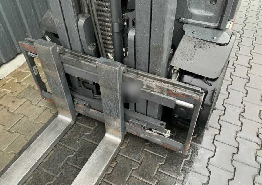 Xe nâng gas Linde H35T-01: hình 9 Xe nâng gas Linde H35T-01: hình 9