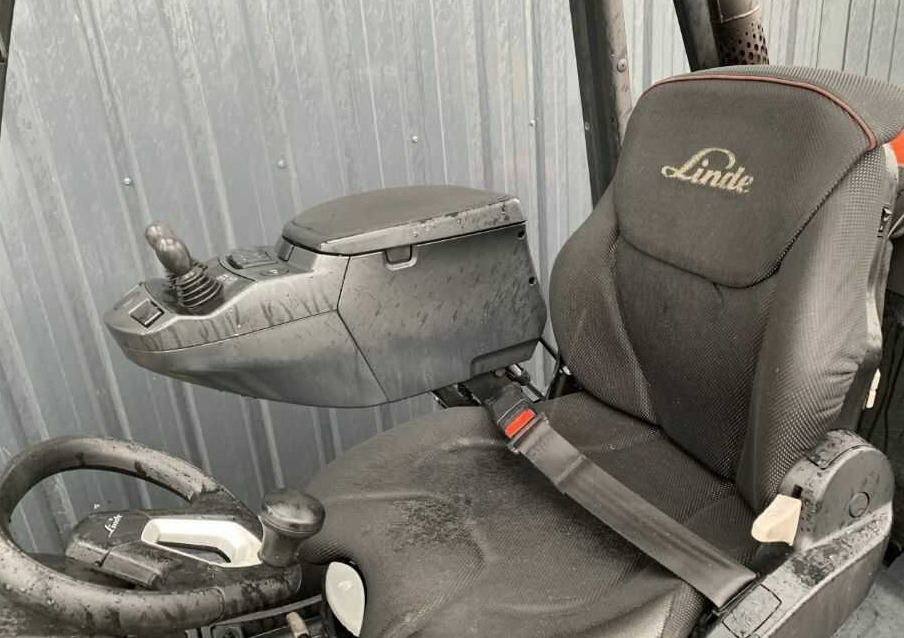 Xe nâng gas Linde H35T-01: hình 7 Xe nâng gas Linde H35T-01: hình 7