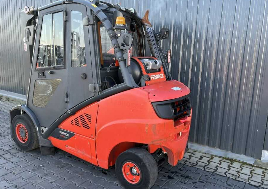 Linde H35T-02 - Xe nâng gas: hình 3 Linde H35T-02 - Xe nâng gas: hình 3