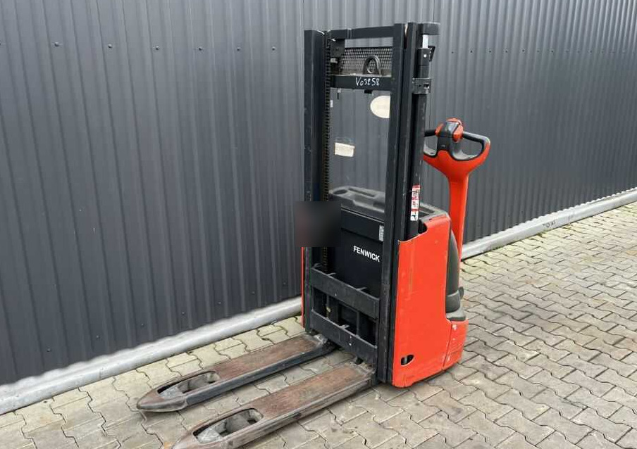 Linde L10B - Máy xếp chồng: hình 1 Linde L10B - Máy xếp chồng: hình 1