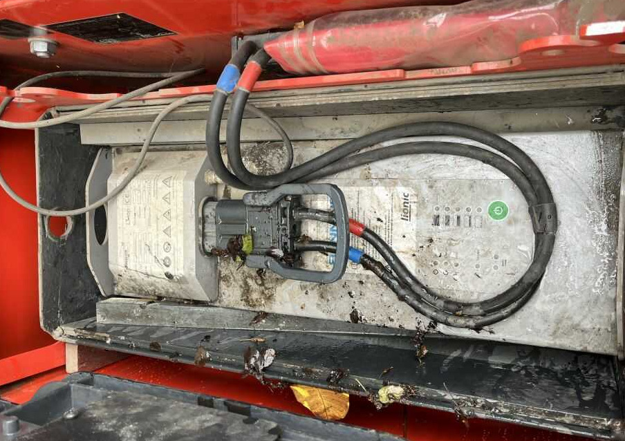 Linde L12AP - Máy xếp chồng: hình 5 Linde L12AP - Máy xếp chồng: hình 5